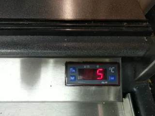 Salva GL-2 LUXE Vitrina refrigerada pastelería