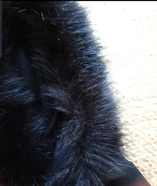 Trenka Zara Mujer Negra con Capucha y Pelo