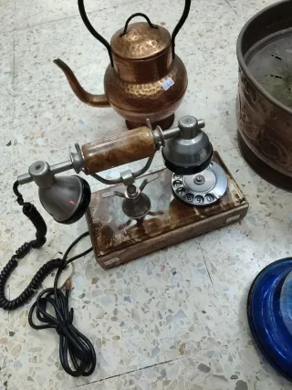 Lote de antigüedades: telefono, teiere, vaso