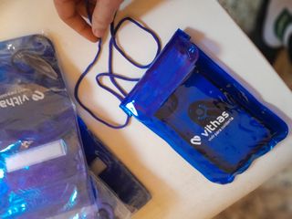 funda móvil playa piscina