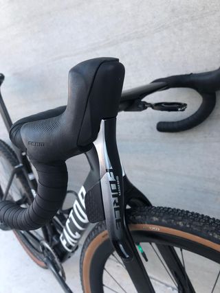 BICICLETA GRAVEL FACTOR OSTRO