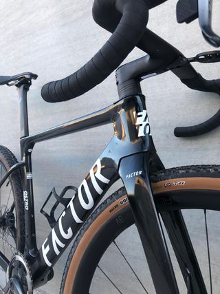 BICICLETA GRAVEL FACTOR OSTRO