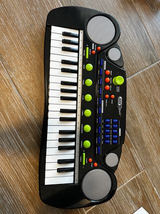 Teclado musical infantil con sonidos