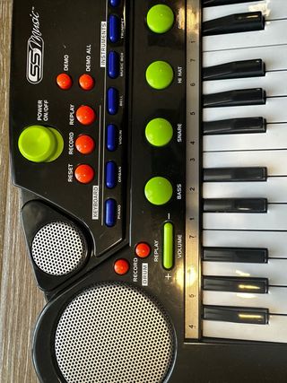 Teclado musical infantil con sonidos