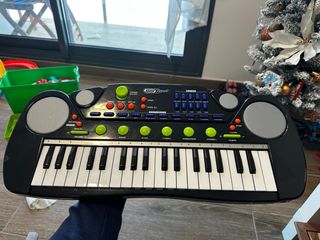 Teclado musical infantil con sonidos