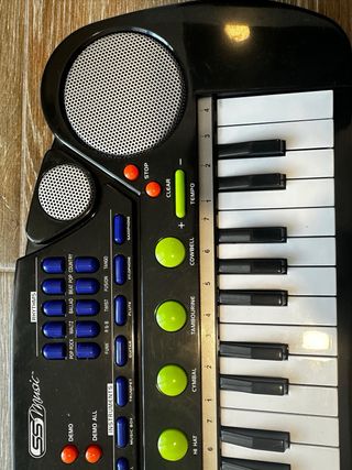 Teclado musical infantil con sonidos