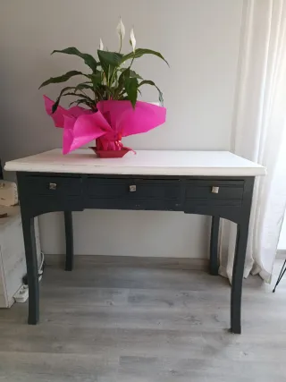 Mesa antigua despacho