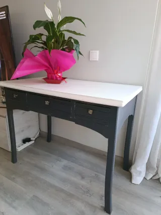 Mesa antigua despacho