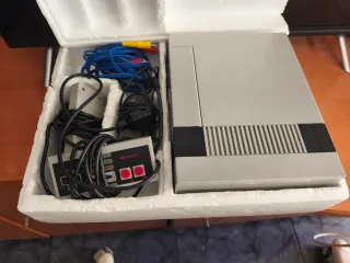 Nintendo NES con caja original