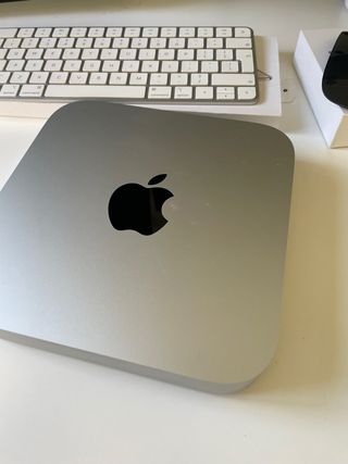 Mac Mini M1 Apple Magic Keyboard and Mouse 2
