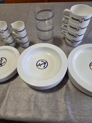 Set di stoviglie da campeggio