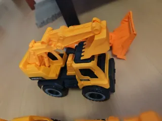 Lote de 4 camiones de juguete