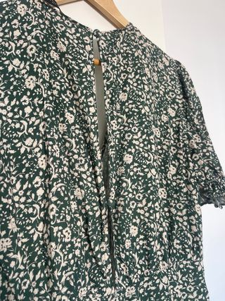 Vestido Zara flores verde talla L