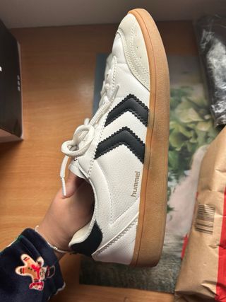 Zapatillas Hummel blancas y negras