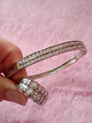 Brazalete y anillo plata con pedrería