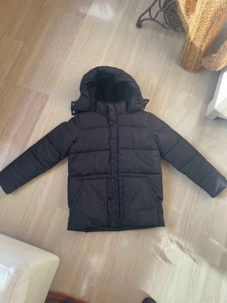 Abrigo Negro GAP con Capucha Desmontable