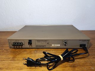 Marantz Synthesizer Stereo Tuner ST521L