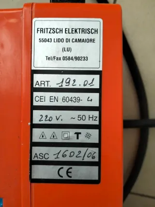 Multipresa industriale arancione