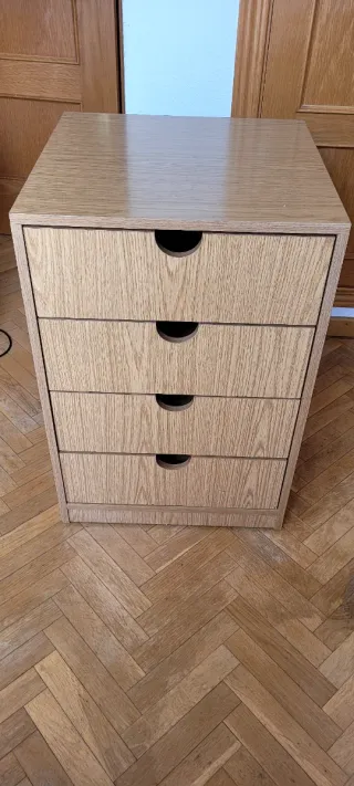 3 Cajonera de madera   con 4 cajones muy amplios