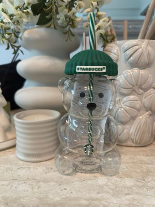 Vaso Starbucks Oso con Gorro Verde , vaso viral