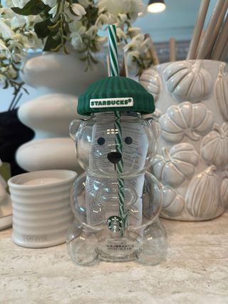 Vaso Starbucks Oso con Gorro Verde , vaso viral