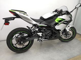 KAWASAKI NINJA E-1 2024 135 kms.