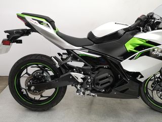 KAWASAKI NINJA E-1 2024 135 kms.