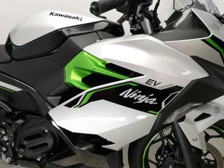 KAWASAKI NINJA E-1 2024 135 kms.