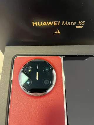 Huawei Mate X6 Rojo