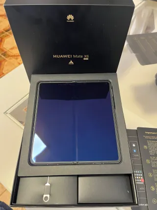 Huawei Mate X6 Rojo