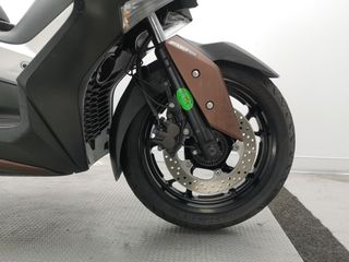 YAMAHA X-MAX 300 2017 20820 kms.