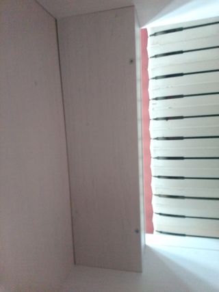 Escritorio blanco de madera