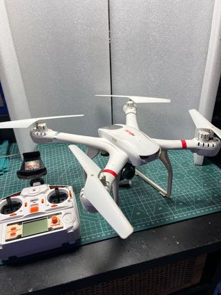Dron MJX X101 Blanco y Rojo