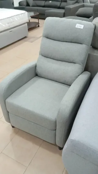 Butaca reclinable gris tela