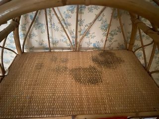 Estantería de mimbre y bambú