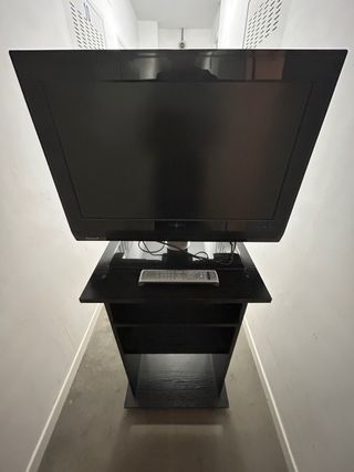 TV Philips 26 + Mueble Negro