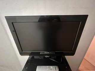 TV Philips 26 + Mueble Negro
