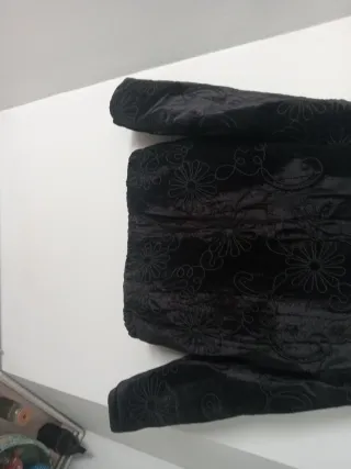 Chaqueta bomber terciopelo flores negra mujer