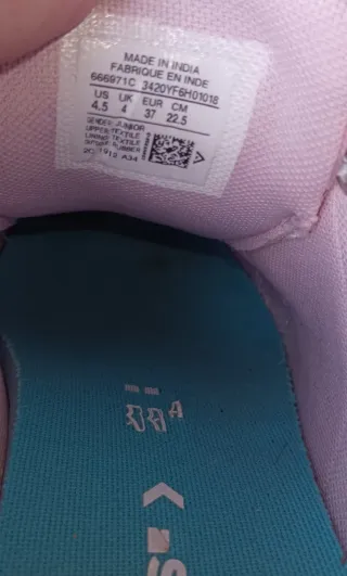 Zapatillas Converse Niña Rosa.