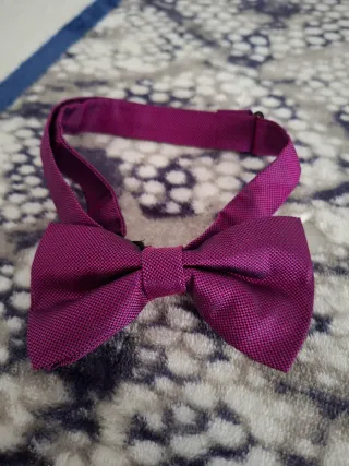 Traje azul completo y camisa blanca hombre