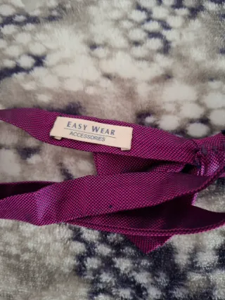 Traje azul completo y camisa blanca hombre