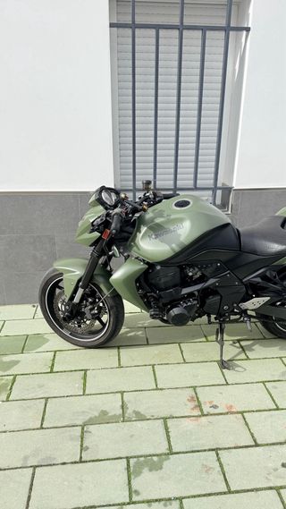 Kawasaki Z750 Verde
