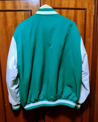 Chaqueta Bomber Baseball Bershka Verde Talla L.