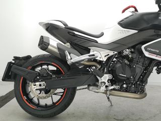 CFMOTO 800 NK 2024 5472 kms.