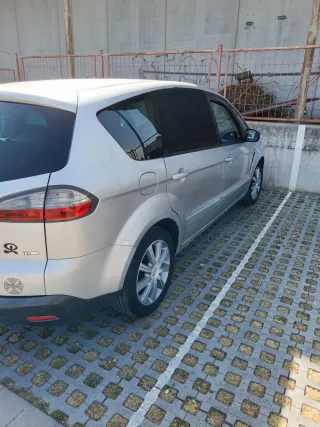 !!! Familiar Ford S-MAX , poco negociable muy fino