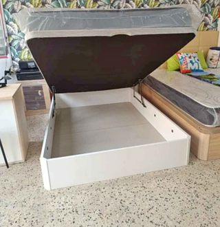 Offerta totale su set di divani letto e materassi