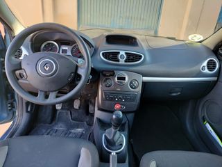 Renault Clio grand tour (familiar)