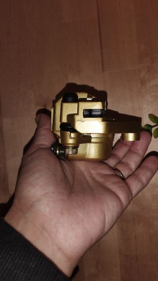 Pinza Freno Delantera Dorada Scooter