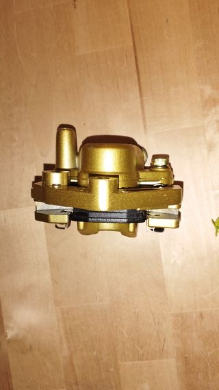 Pinza Freno Delantera Dorada Scooter