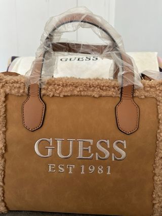 Bolso Guess Beige y Marrón con Borrego